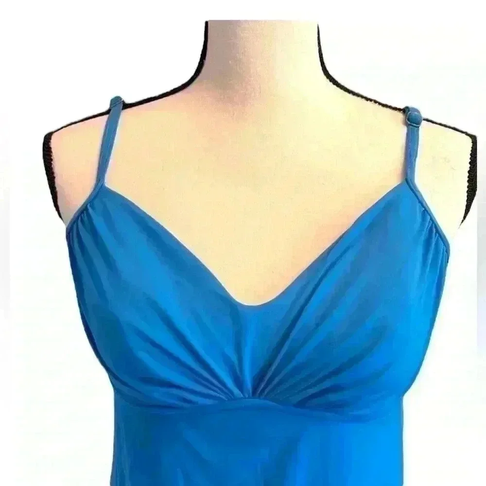 Lands End 6L blue swim dress. Adj straps, full suit under dress. Lined. EUC.